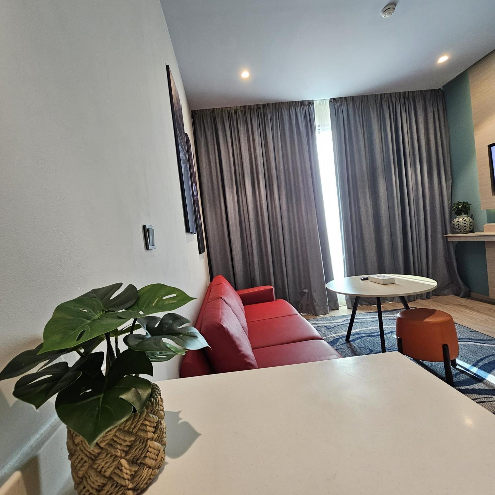 Swiss-Belinn Airport Muscat Oman Bagian luar foto